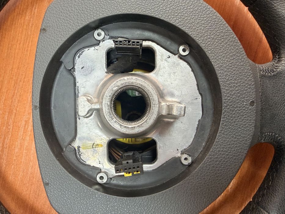 Продам руль BMW E60 2006г.в. Рест.