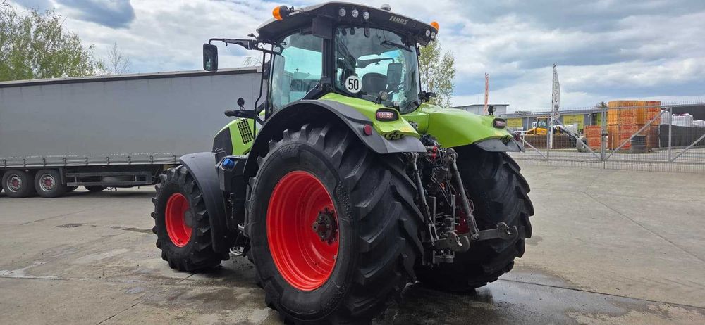 Tractor Claas Axion 810 CMATIC