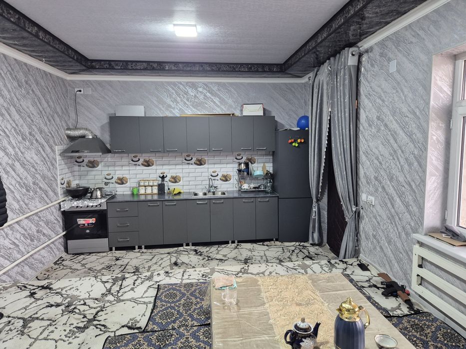 Sirdaryo shahar S.Rahimovda 5.5 sotx uy sotiladi