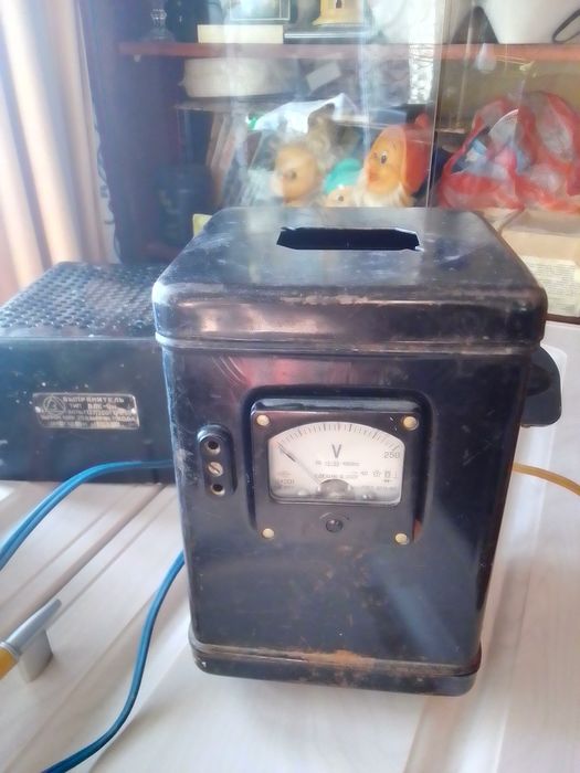 Трансформатор.Ревизионный люк железо.