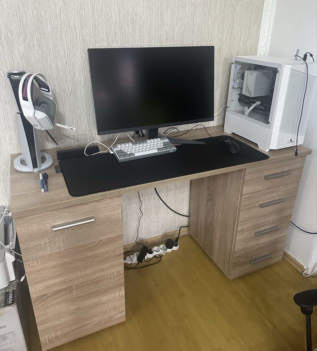 BIROU BEJ, de vânzare