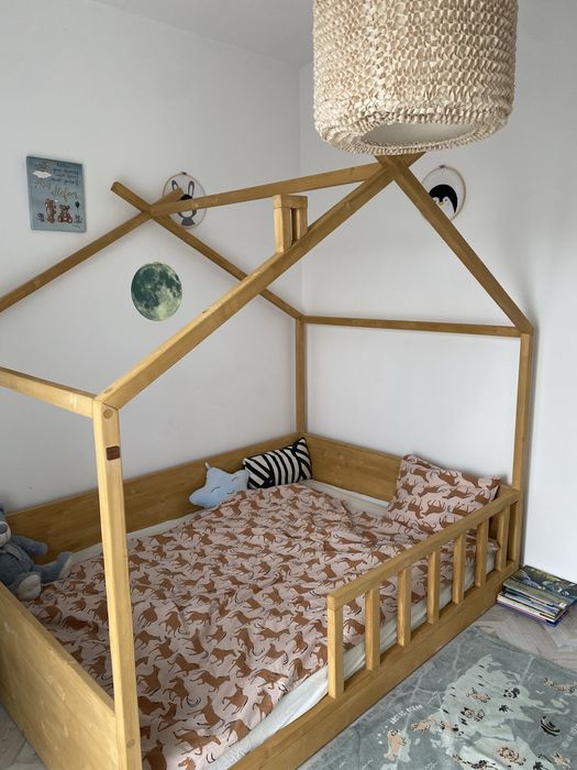 Pat stil casuta-Patutul lui Eric, inclusiv saltea de 140cm