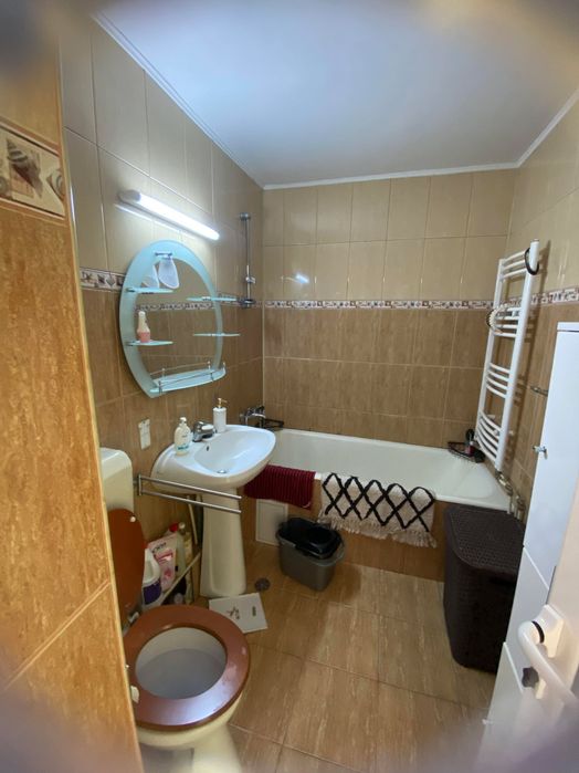 Vand apartament cu 2 camere