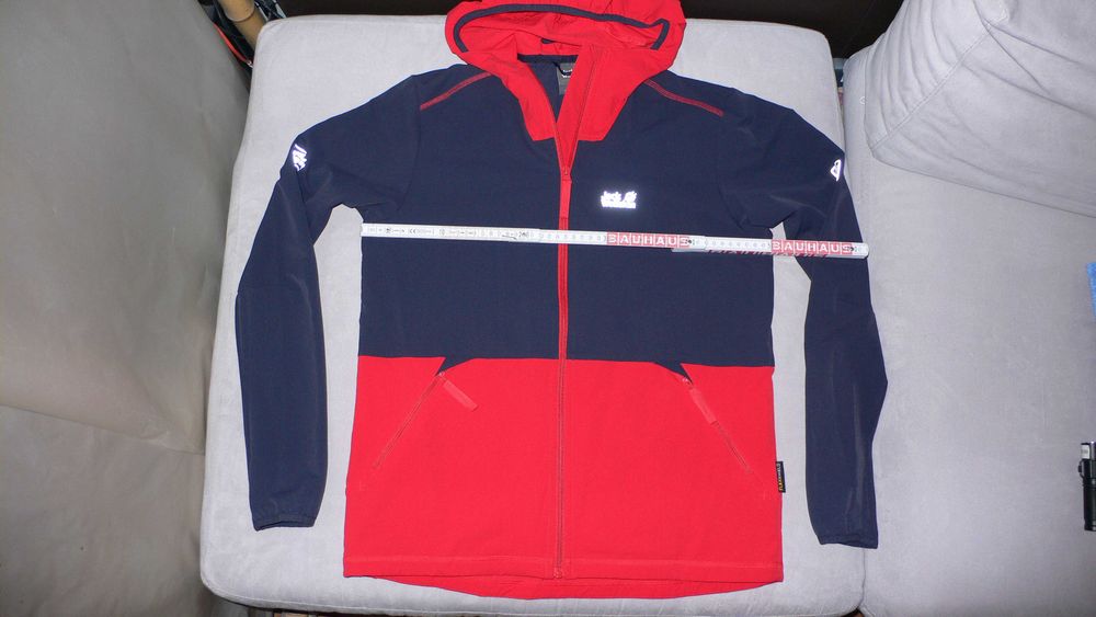 Елек,Жилетка,Суитшърт,SoftShell; TommyHilfiger,JackWolfskin,LeeCooper