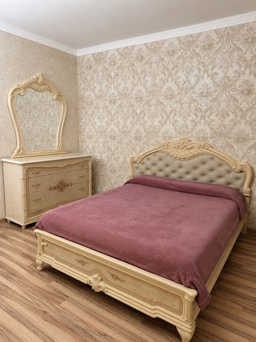 Продам кровать и комод