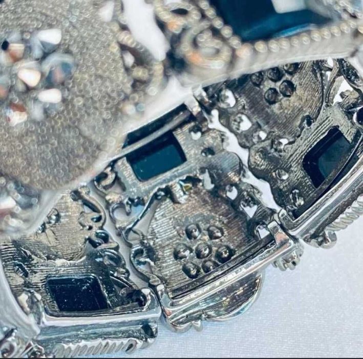 Луксозна дамска гривна BAGUE A DAMES