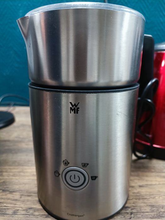 Vând aparat pentru spumat lapte WMF