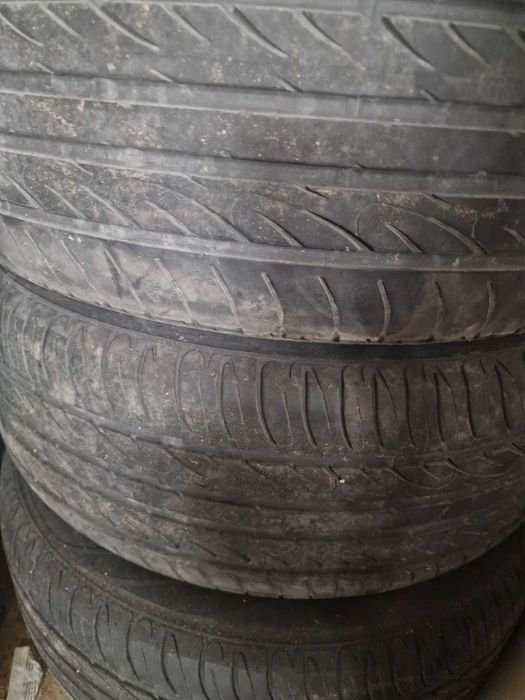 Продавам 8 гуми с джанти и тасове 5×112