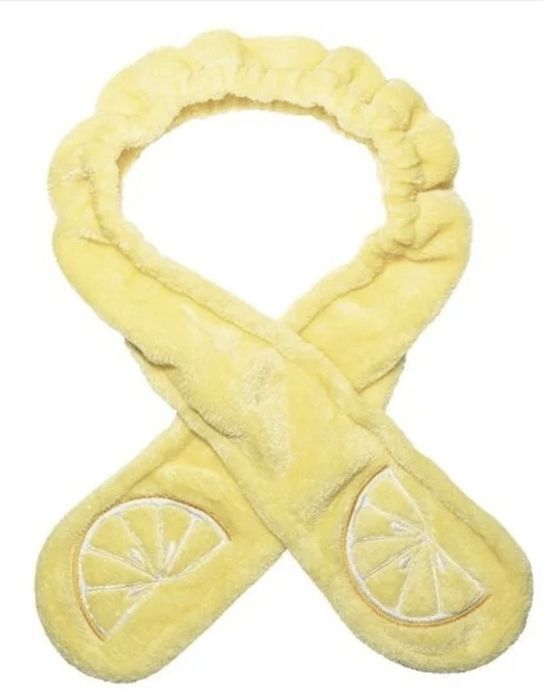 Bentita pufoasa cu urechi si model cu lamaie, Avon