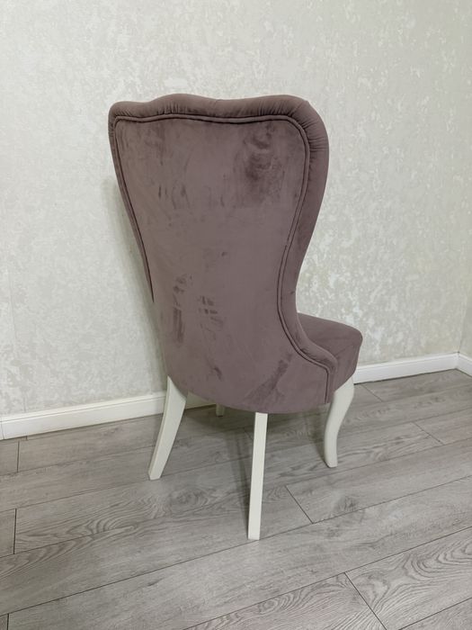 Стулья для гостей