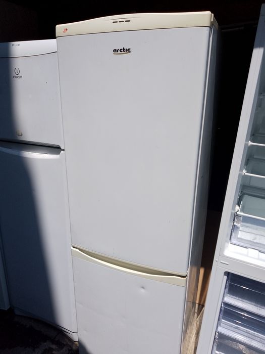 Frigider arctic 240litri combina frigorifica Beko arctic Indesit