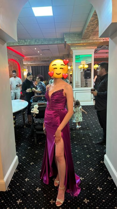Rochie de seară fucsia, mărimea 40 purtată o singură dată