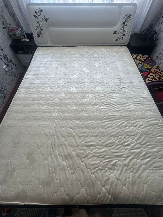 Продам 2х спальную кровать