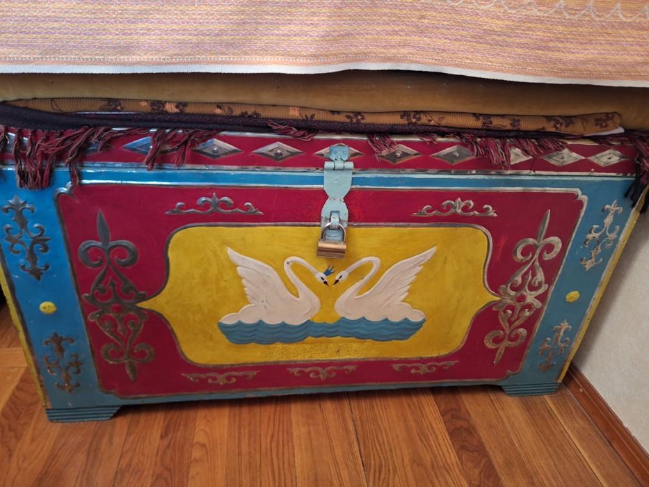 Сандык деревянный, б/у, обшитый