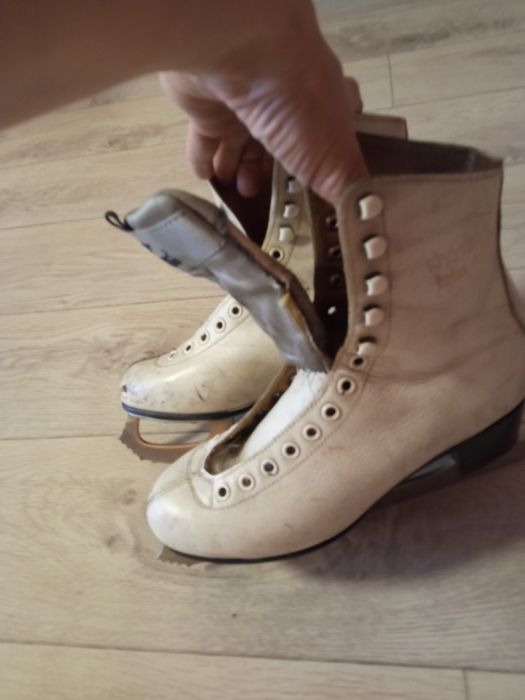 Коньки, 23 р-р, кожа