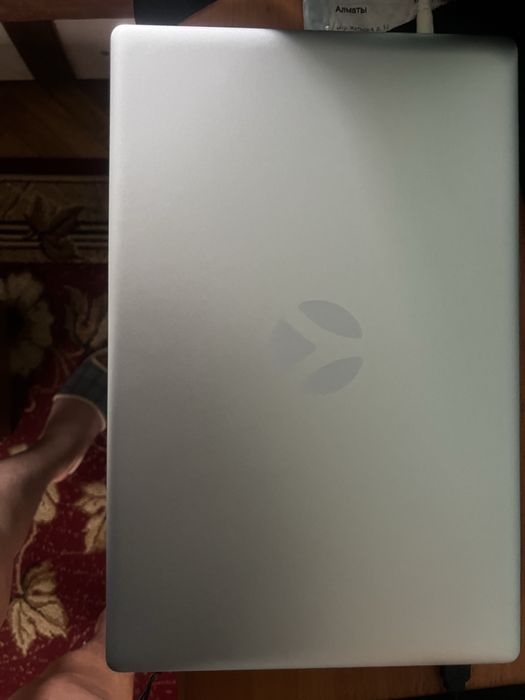 Продаю ноутбук новый