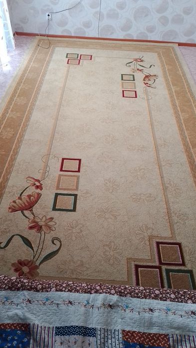 Продам Стол и стулья