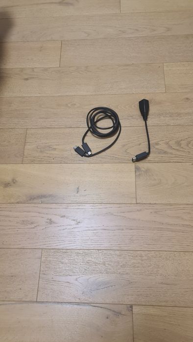 Vând Xbox one 500 Gb