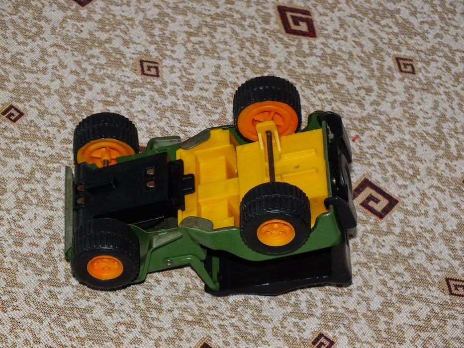 Метален джип на завод Мир Разград