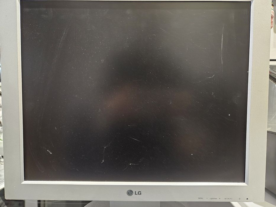 Монитор LG 17 ".