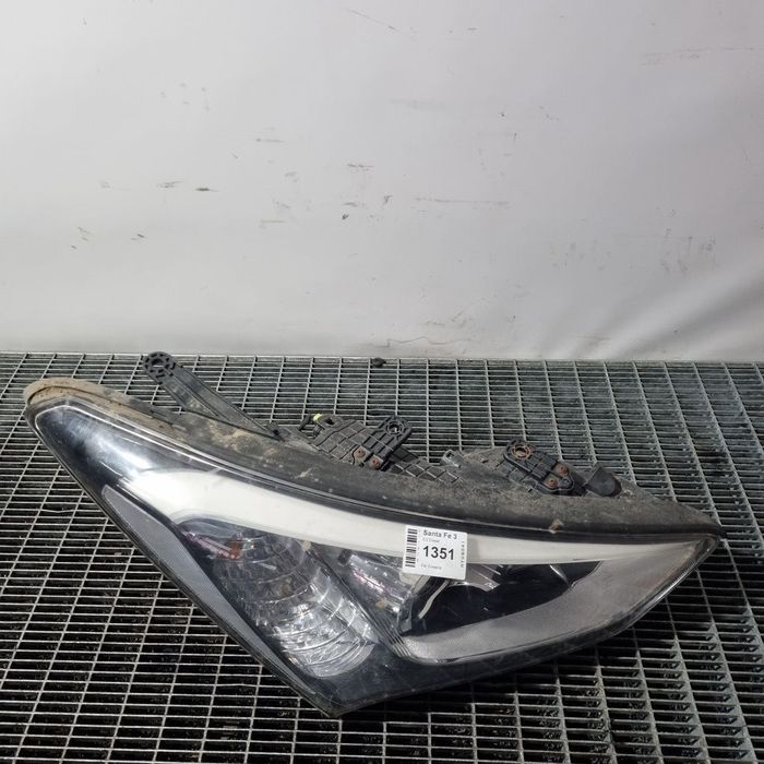 Far Dreapta Hyundai Santa Fe 3 2012 - 2016 SUV 4 Usi (1351) Cu lupă