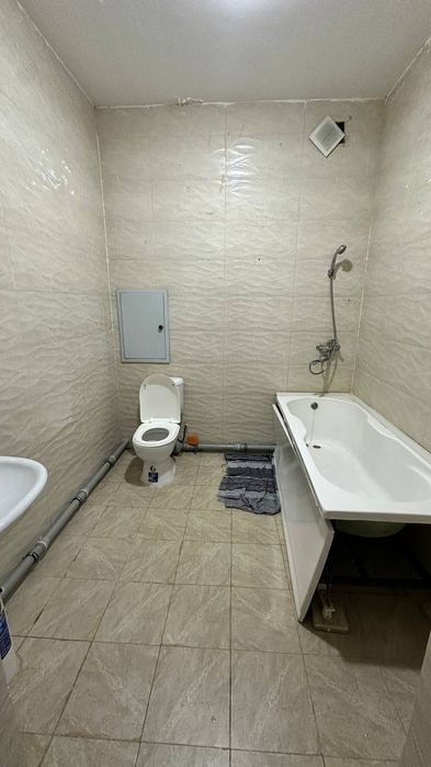 Срочно 2 хонали уй сотилади чкалов метро олдида