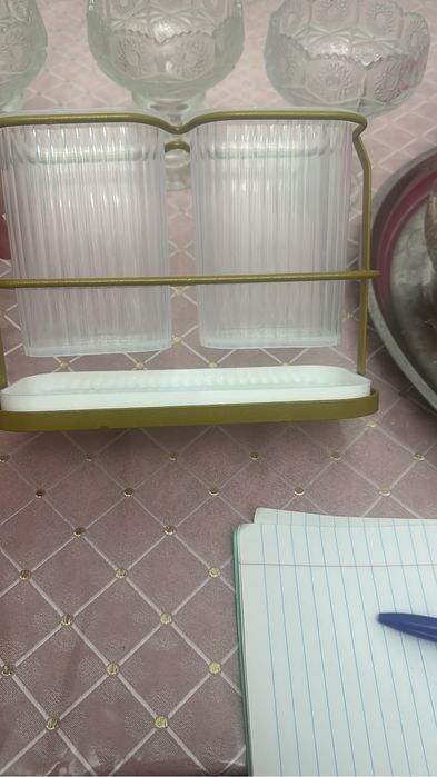 Духи и посуда тарелка сатылады