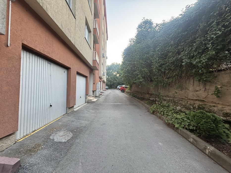 Дава се под наем Гараж / Паркомясто в Шумен, Математическа гимназия - 9999 кв.м за 76.5 € - Снимка #3