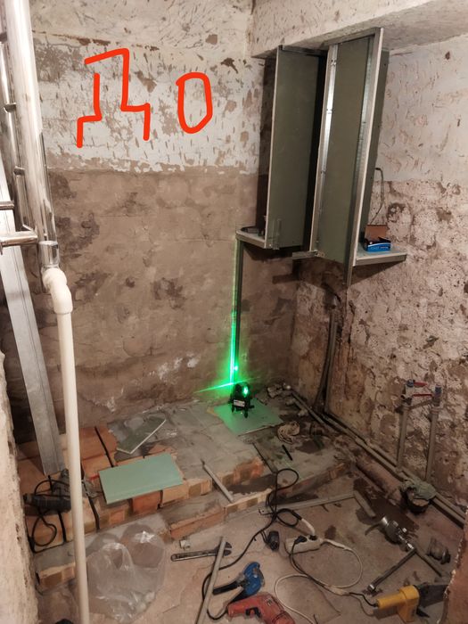 Виктор-Кафельщик ! С профессиональным образованием строителя.