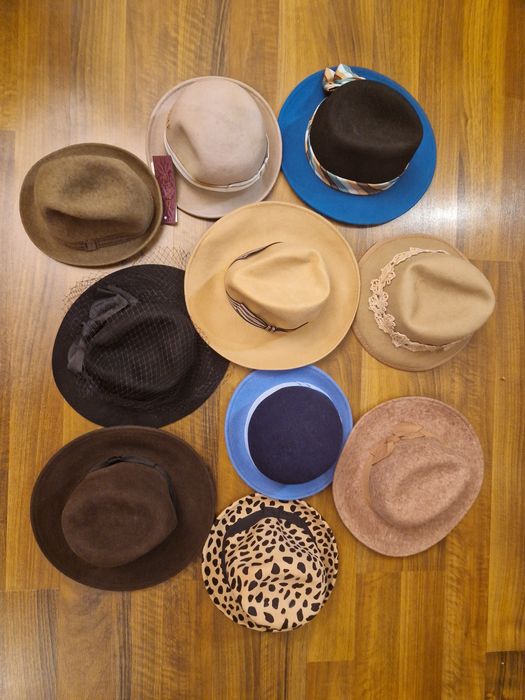 Lot pălării, noi, din lână, lichidare stoc, pălării frumoase.
