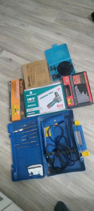 Продаётся Перфоратор и Шуруповерт