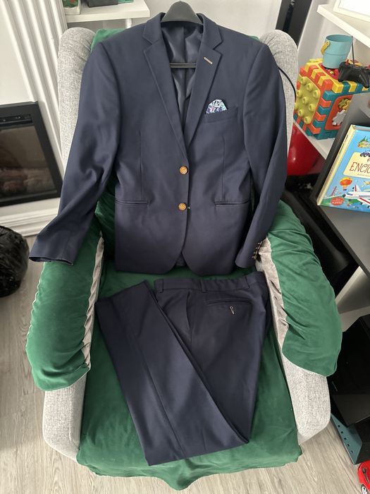 Costum barbati marimea 46 - model slim