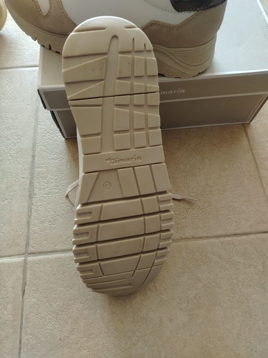 Страхотни дамски сникърси Tamaris – естествена кожа и велур