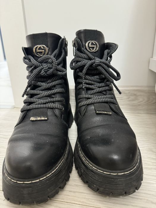 Зимни боти от естествена кожа