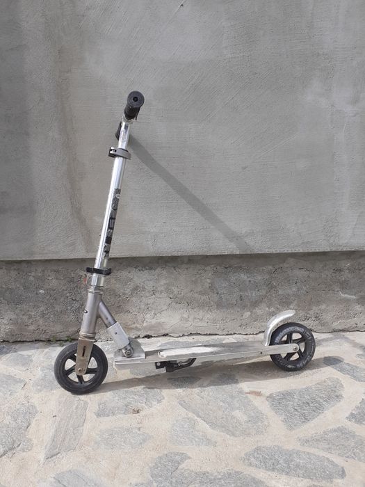 Trotinetă pentru copii