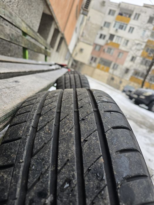 Продавам лети джанти с гуми 215/45/17 BORBET