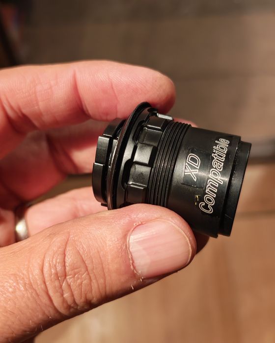 Pinioane 10- 52 t plus butuc Sram