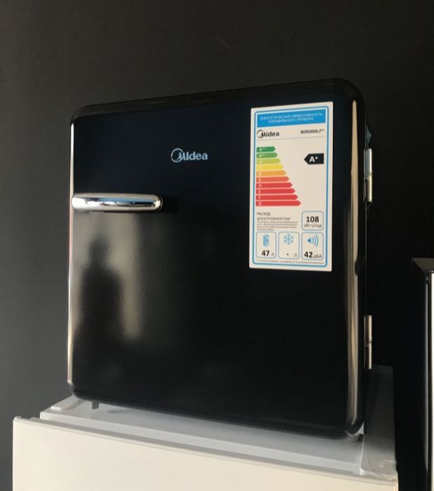 Мини холодильник Midea. Габариты : (49×47×45]  Доставка.
