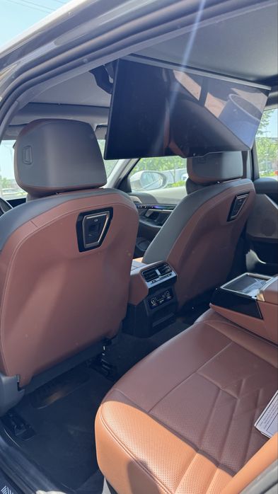 Bmw i5 35L monitorli
