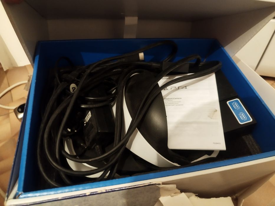 Продам Ps4 вместе с VR