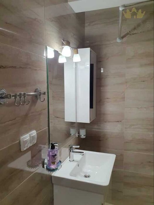 Дава се под наем Тристаен апартамент в София, Център - 90 кв.м за 750 € - Снимка #10