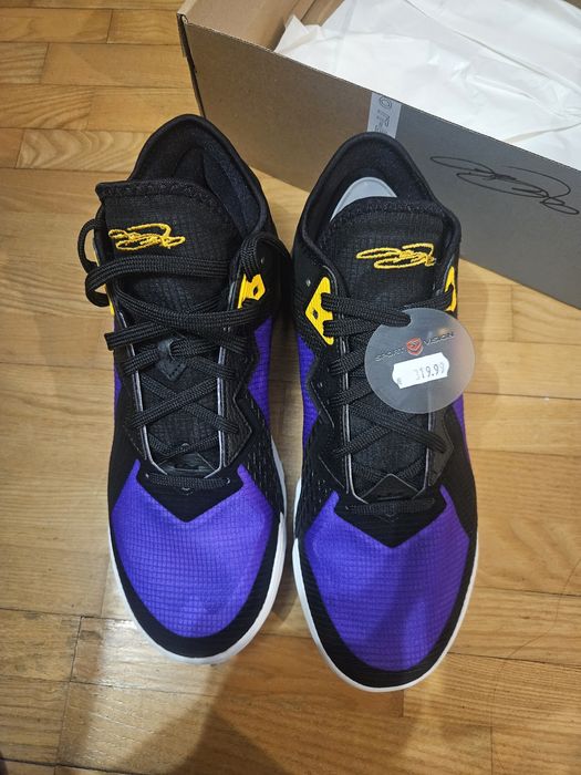 Nike Lebron 18 low Lakers