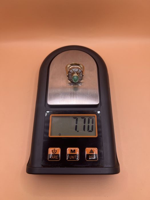 Продам золотое кольцо.