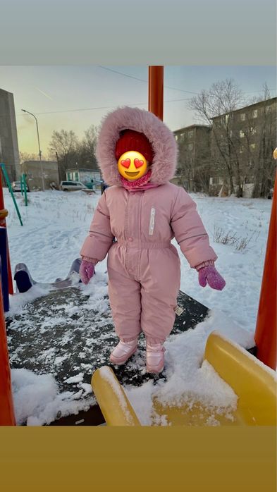 Продаю комбинезон зимний для девочки