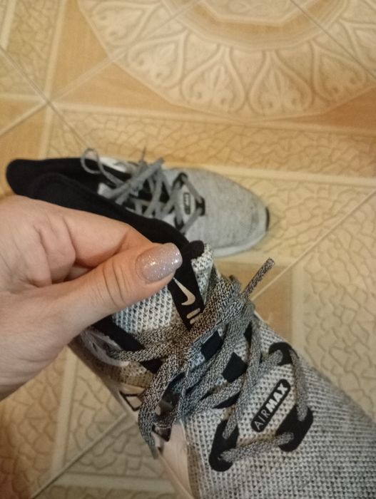Маратонки Nike  39 номер