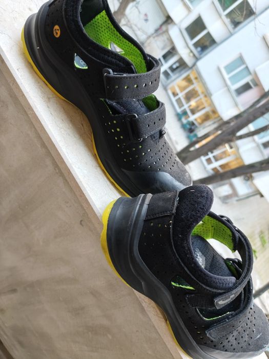 Продавам работни обувки Safety Jogger