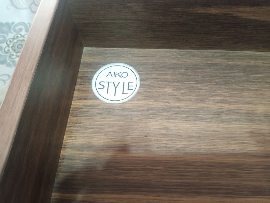 Продается стол письменный