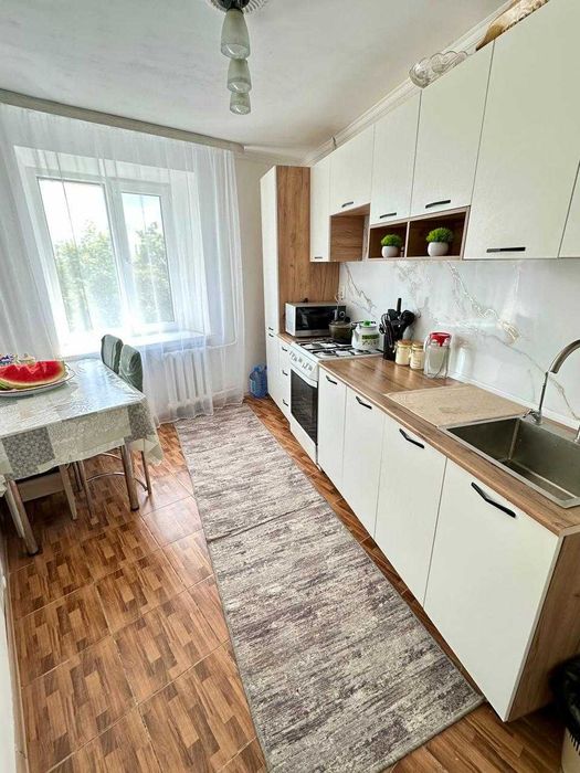 Продается 4 комн кв. Васильковский,4