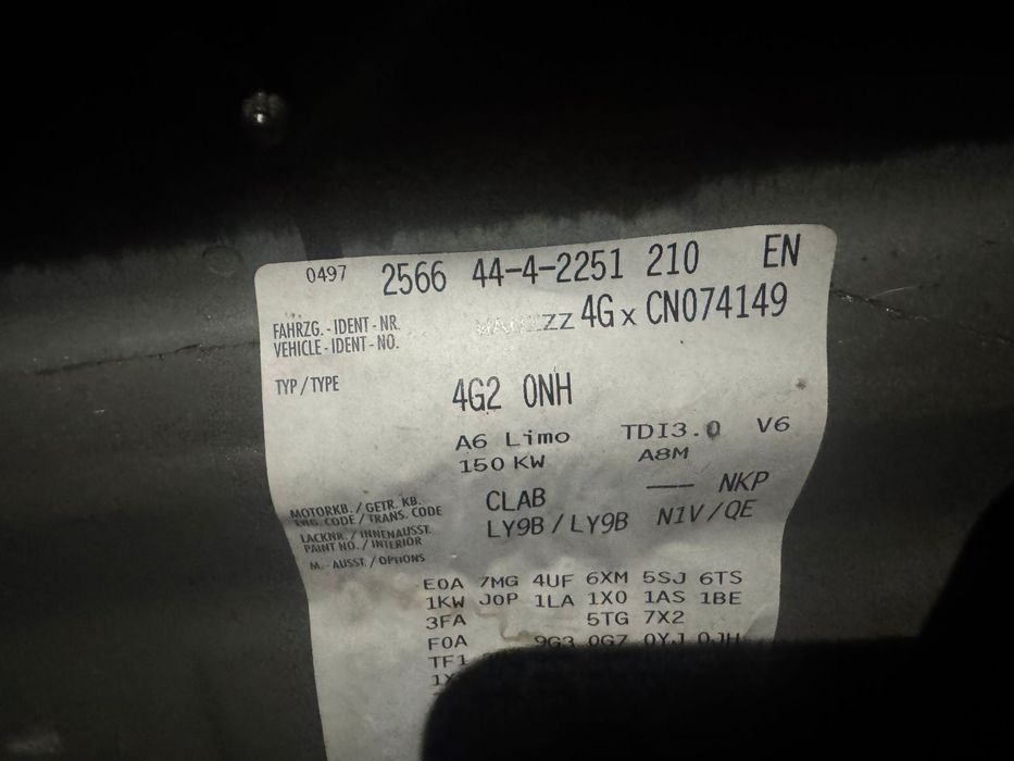 Dezmembrez Audi A6 C7 3.0 TDI CLAB S LINE / ly9b