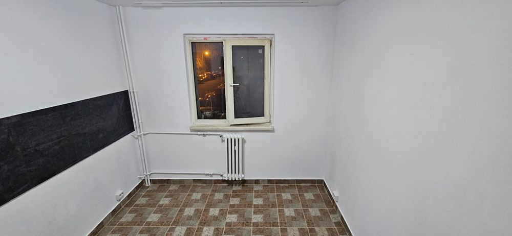 Inchiriez camera zona gemeni 10m2
